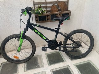 Bicicleta infantil B'TWIN 20 (6-9 años)