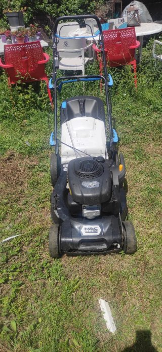 Cortacésped profesional con tracción