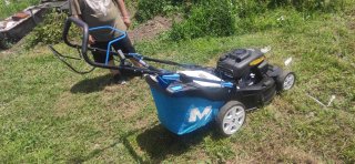 Cortacésped profesional con tracción