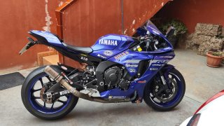 Yamaha R1 Azul