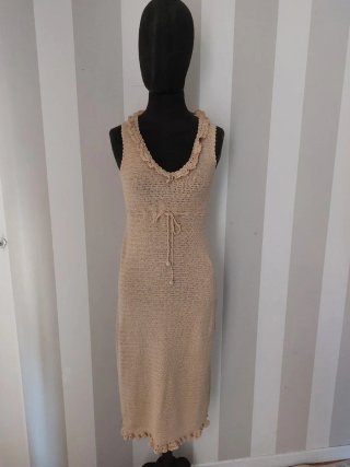 Vestido de crochet beige