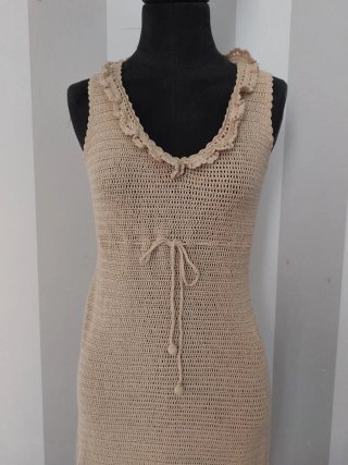 Vestido de crochet beige