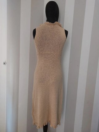 Vestido de crochet beige