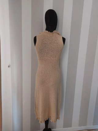 Vestido de crochet beige