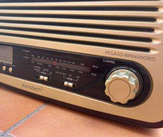 Radio Clásica Suntech Beige/Marrón