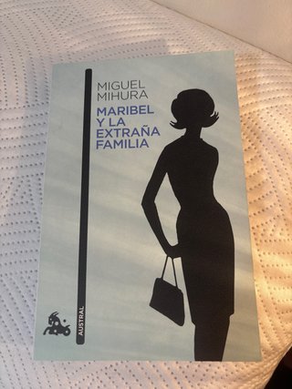Maribel y la extraña familia
