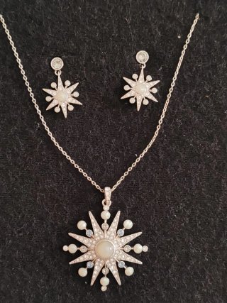 Conjunto Collar y Aretes Estrella