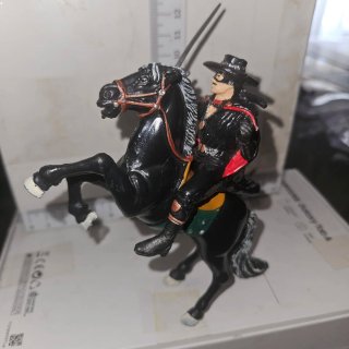 Figura Zorro a Caballo con Espada