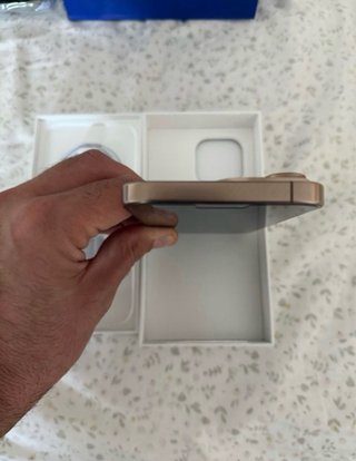 iPhone 16 Pro Max Dorado