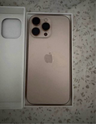 iPhone 16 Pro Max Dorado