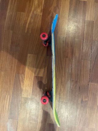 Skate Star Wars pintado azul y verde