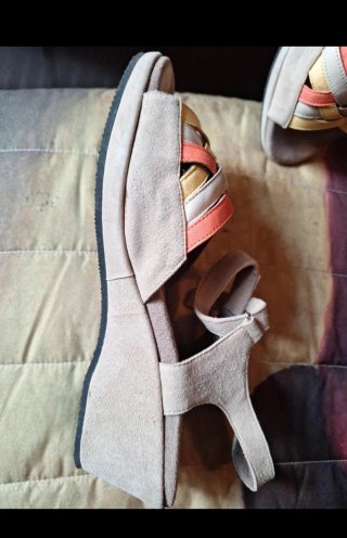 Sandali donna con fasce colorate taglie comode