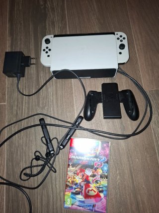 Nintendo Switch OLED Modello Bianco