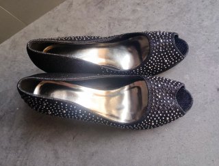 Sandalias tacón negras con pedrería talla 39