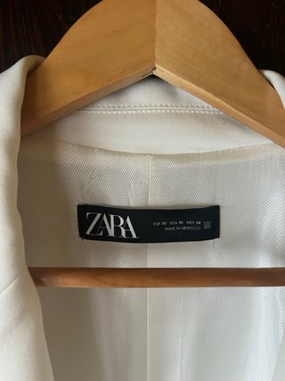 Blazer ZARA Blanca manga remangada - SIN ESTRENAR