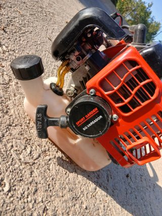 Vareador de olivas con motor y arnés