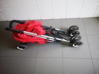 Carro de paseo Cybex rojo