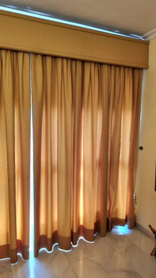 Cortinas beige de tela