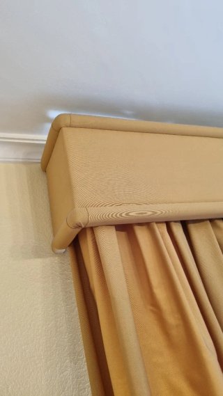 Cortinas beige de tela