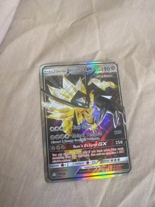 Carta Pokémon Urshifu Golpe Brusco V