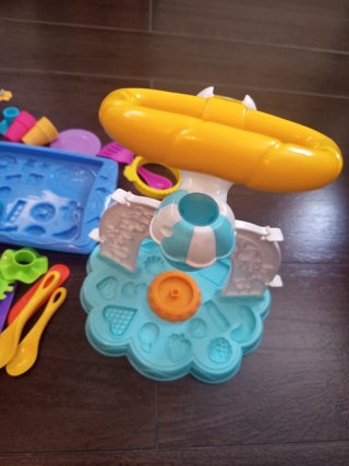 Juego Plastilina heladería y moldes Play-Doh