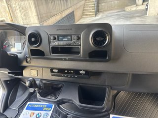 Mercedes-Benz Sprinter 2021 Furgon medio isotermo