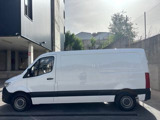 Mercedes-Benz Sprinter 2021 Furgon medio isotermo