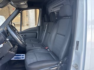 Mercedes-Benz Sprinter 2021 Furgon medio isotermo