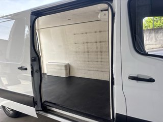 Mercedes-Benz Sprinter 2021 Furgon medio isotermo