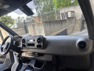 Mercedes-Benz Sprinter 2021 Furgon medio isotermo