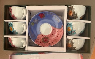 Juego 6 tazas y 6 platitos de café