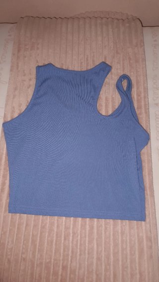 Top Corto Azul con Diseño Asimétrico