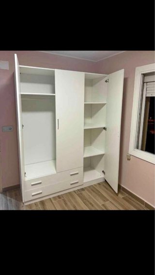 Armario de madera 4 puertas y 2 cajones