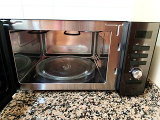 Microondas Qlive con horno y grill