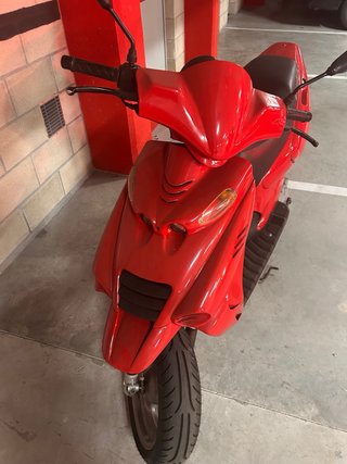 Beta Ark Roja Scooter Automática