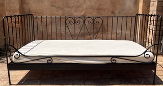 Cama Diván Forja Negra