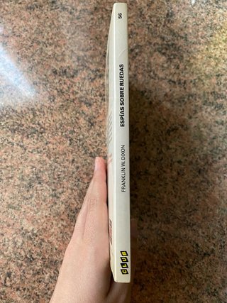 Espías sobre ruedas, Libro lectura a partir de 13a