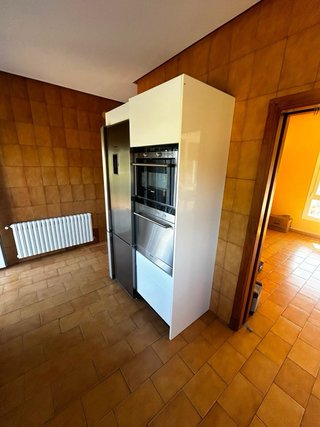 Muebles de cocina modernos con electrodomésticos