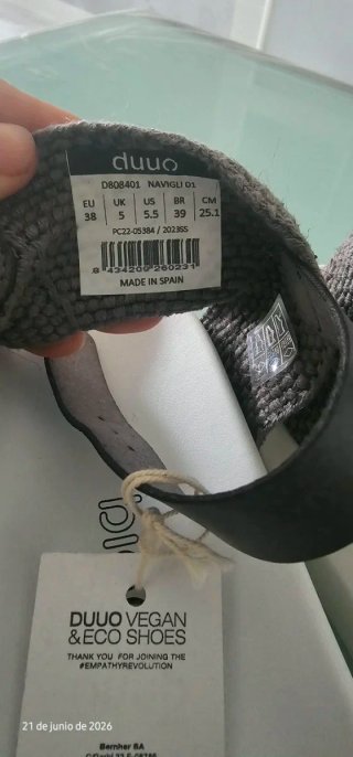 Sandalias Duuo veganas negras y blancas T.38