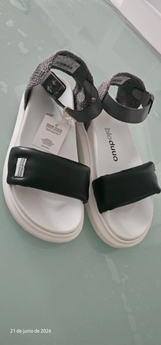 Sandalias Duuo veganas negras y blancas T.38