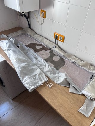 Barrera de cama infantil con correas