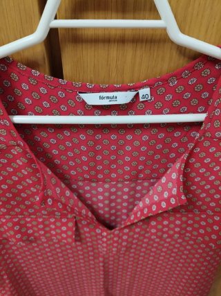 Blusa sin mangas rosa estampada