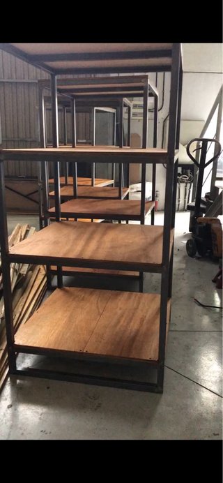 Estantería Industrial Hierro y Madera