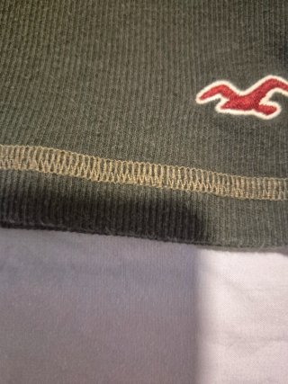 Camiseta Hollister S Verde Militar con Pedrería
