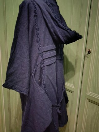 Vestaglia blu con cappuccio e tasche