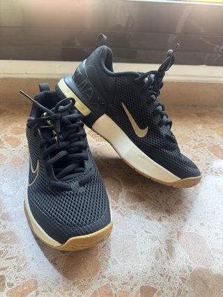 Zapatillas Nike Air Max Negras y Doradas