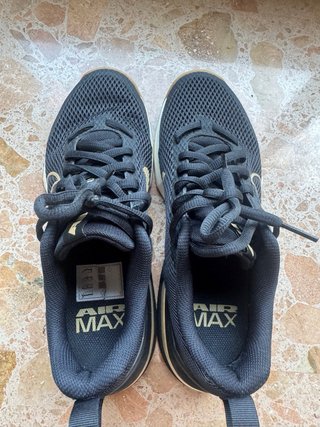 Zapatillas Nike Air Max Negras y Doradas