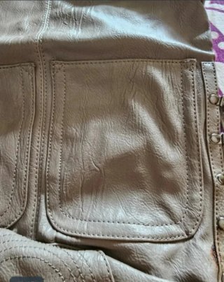 Bolso gris de piel sintética