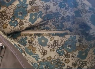 Bolso gris de piel sintética
