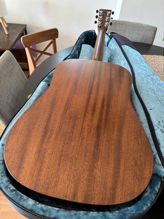 Guitarra Martin D-15M con funda
